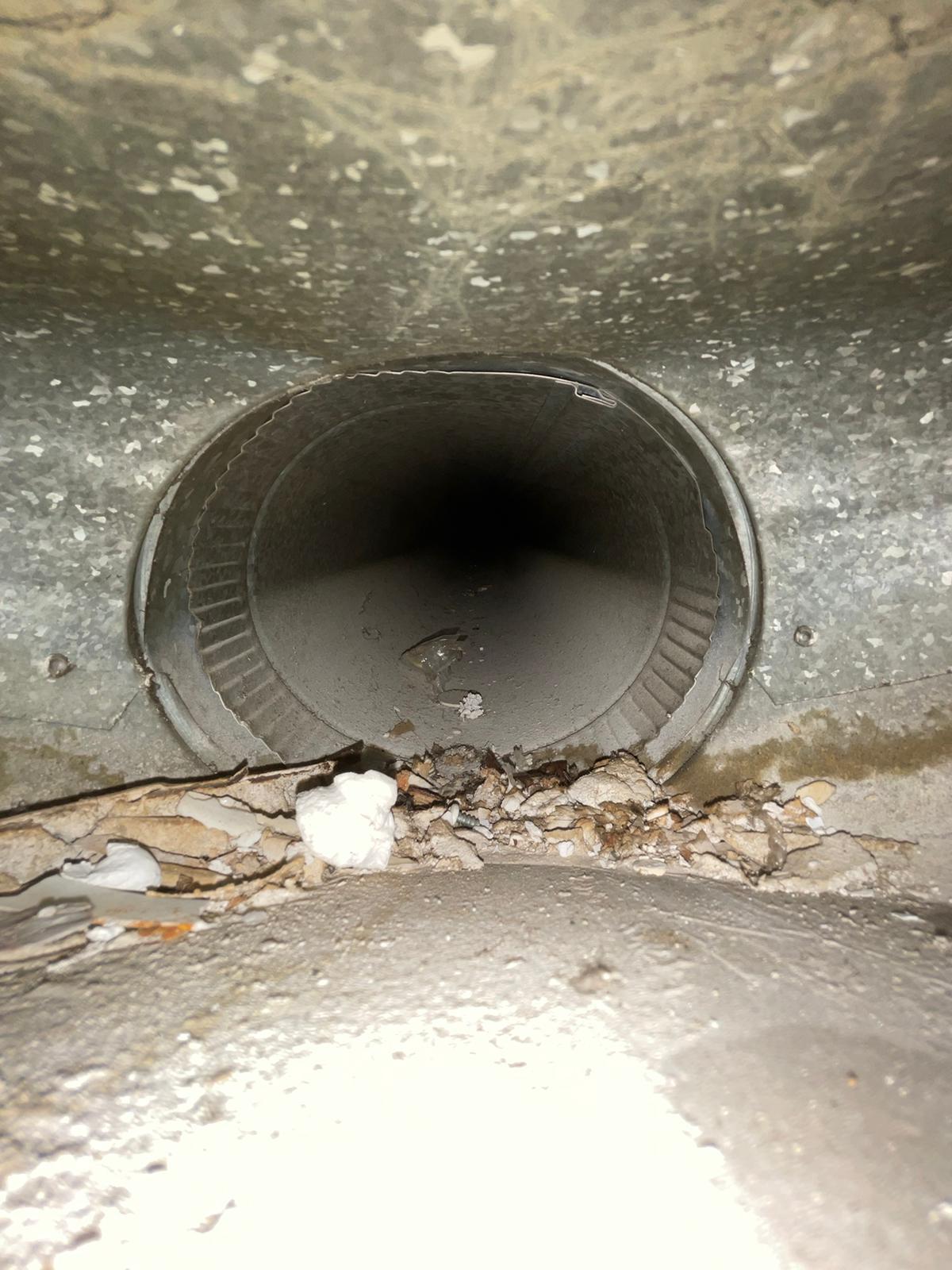 Air duct cleaning work in Solon OH - Before pictures